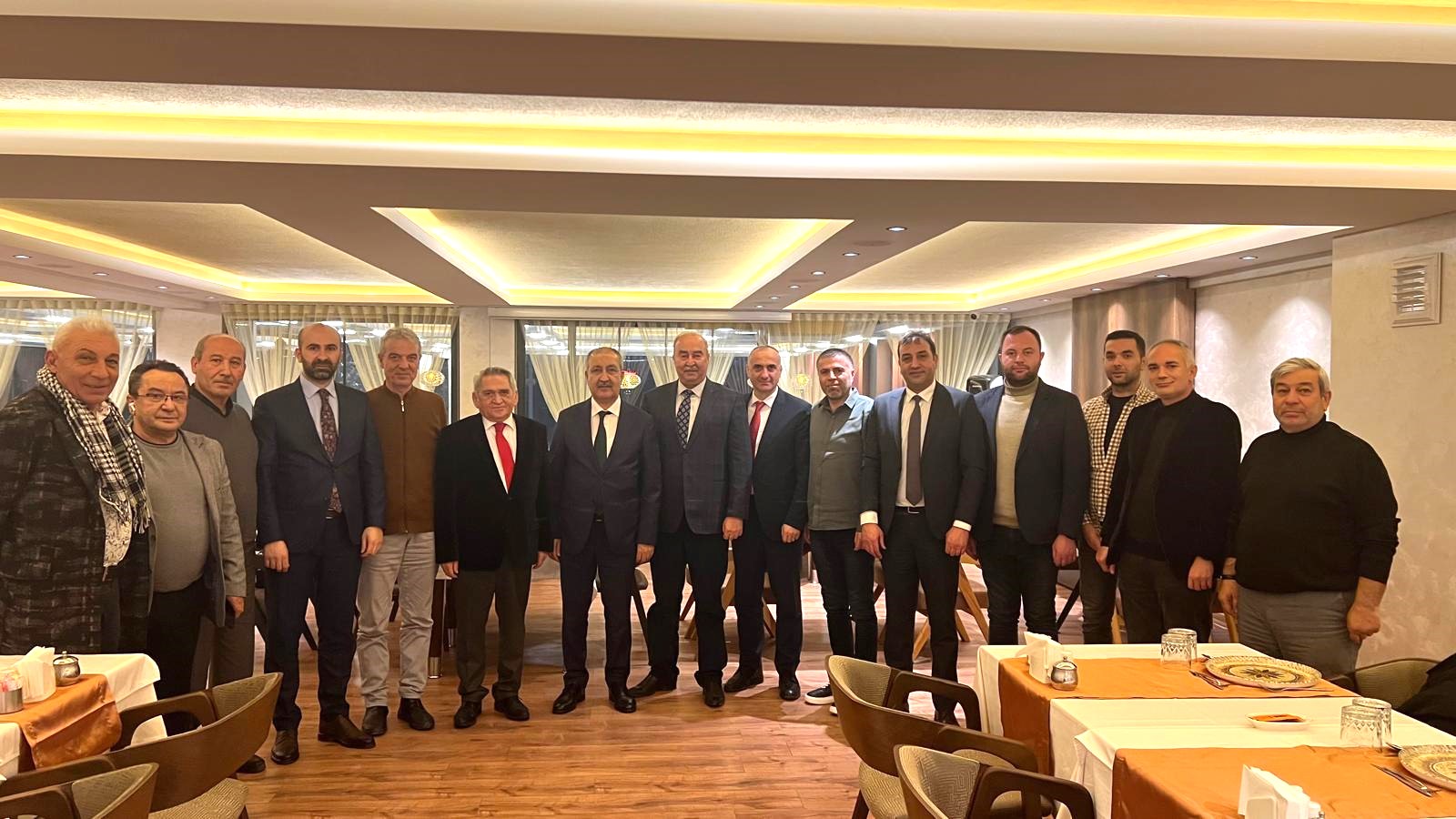 BİK Genel Müdürü Erkılınç gazete temsilcileri ile bir araya geldi Basın İlan Kurumu (BİK) Genel Müdürü Cavit Erkılınç, Çorum’da gazete