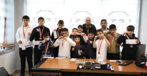Başkan Yardımcısı Yelkuvan, ziyaretten duyduğu memnuniyeti ifade ederek, sporcuları elde