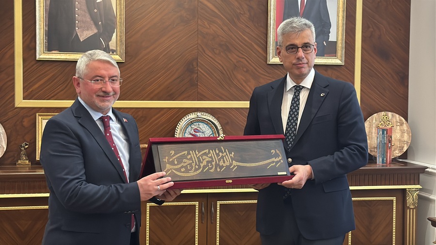 Bakan Memişoğlu; “Çorum Anadolu’nun Gözbebeği Olmuş” Sağlık Bakanı Prof. Dr. Kemal Memişoğlu, Belediye Başkanı Dr. Halil