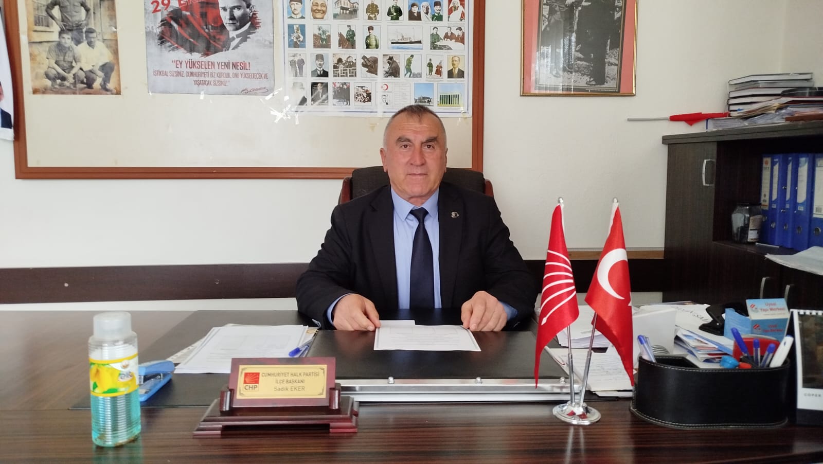 CHP’li Eker’den çağrı; “Adayımı yanımda, sandığı önümde görmek istiyorum” CHP’li Eker; "Adayımı yanımda, sandığı önümde görmel istiyorum" kampanyasına destek