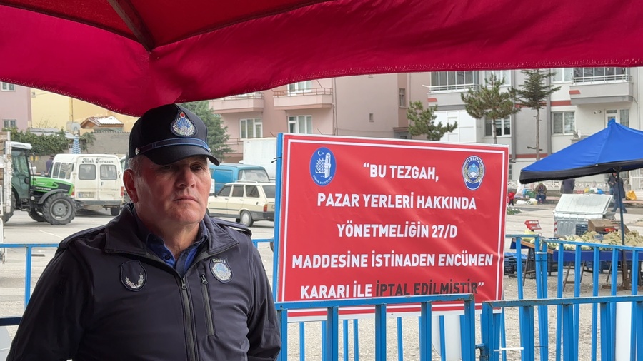 O pazarcıların tezgahları iptal edildi Belediye Başkanı Dr. Halil İbrahim Aşgın’ın semt pazarındaki denetimlerinin ardından