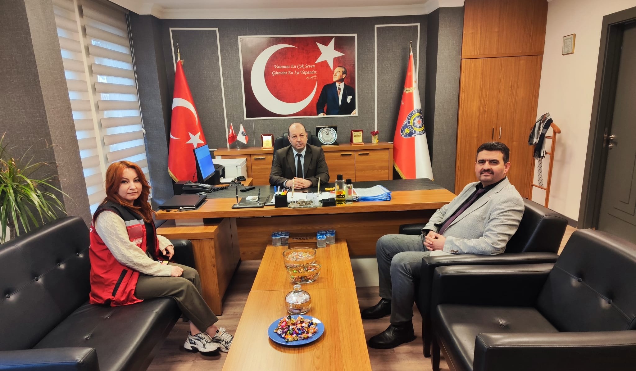 Osmancık Sosyal Hizmet Merkezi Müdürü Mehmet Gürer ve Aile Destek