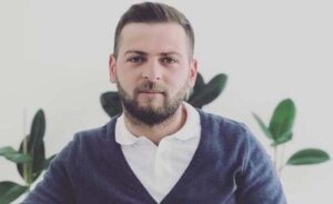 CHP Alaca Gençlik Kolları Başkanı Hüseyin Türk görevden alındığını duyurdu
