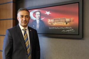 Cumhuriyet Halk Partisi (CHP) Çorum Milletvekili ve KİT Komisyonu üyesi