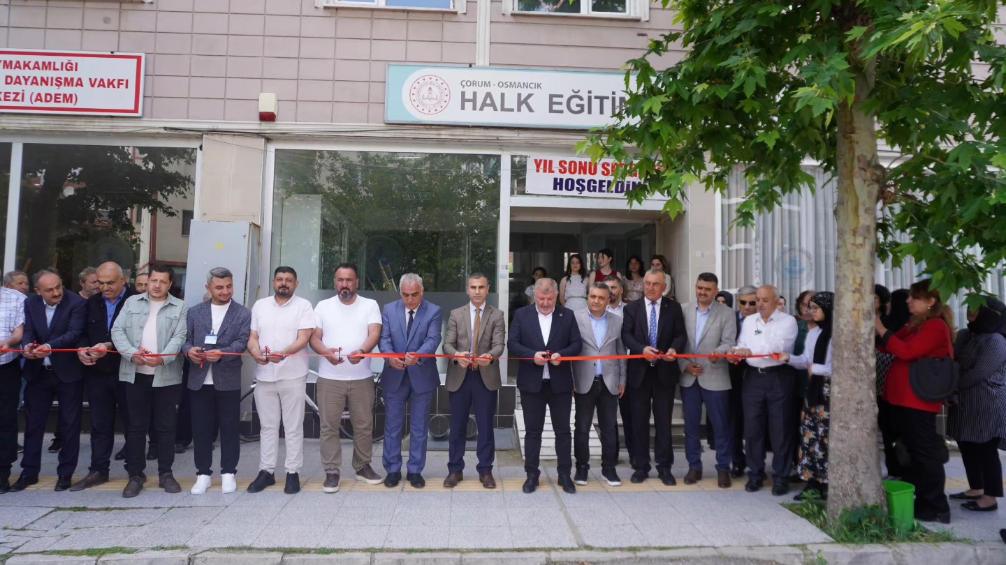 Osmancık HEM’den yıl sonu sergisi Osmancık Halk Eğitim Merkezi Müdürlüğü bir yıl süren çalışmalarını düzenlediği