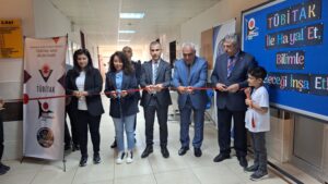 Osmancık’ta öğrenciler tarafından düzenlenen TÜBİTAK 4006 Bilim Fuarı'nın açılışı gerçekleştirildi.