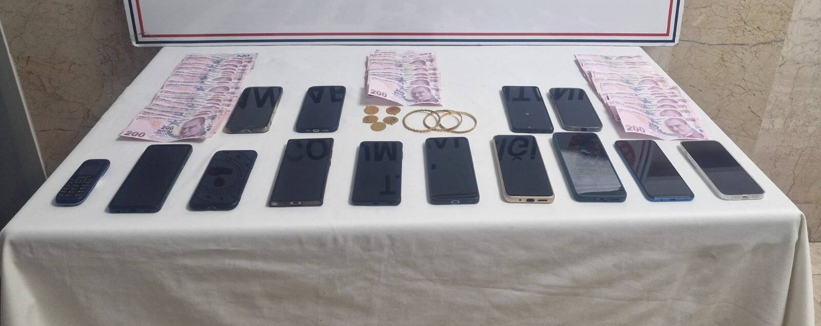 Osmancık Adliyesi’ne sevk edilen 10 şüpheliden suç örgütü lideri M.A.’nın