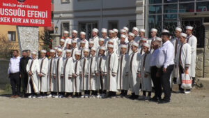 Çorum’un İskilip ilçesinde eğitimlerini başarıyla tamamlayan 44 öğrenci düzenlenen törenle