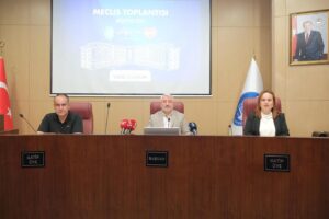 Konserin tamamen sponsor destekli olduğunu vurgulayan Başkan Aşgın, sanatçı ödemelerine