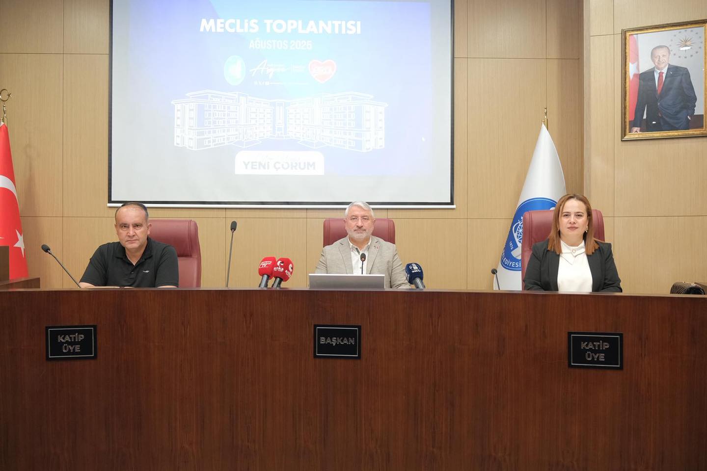 Konserin tamamen sponsor destekli olduğunu vurgulayan Başkan Aşgın, sanatçı ödemelerine