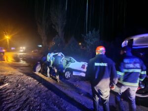 Osmancık'ta selde mahsur kalan araç kurtarıldı