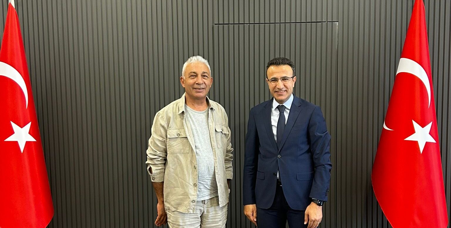 Kaymakam Akpay’dan Selam Var! Ayhan Akpay, görev süresi boyunca mütevazi yaşam tarzı ve insani