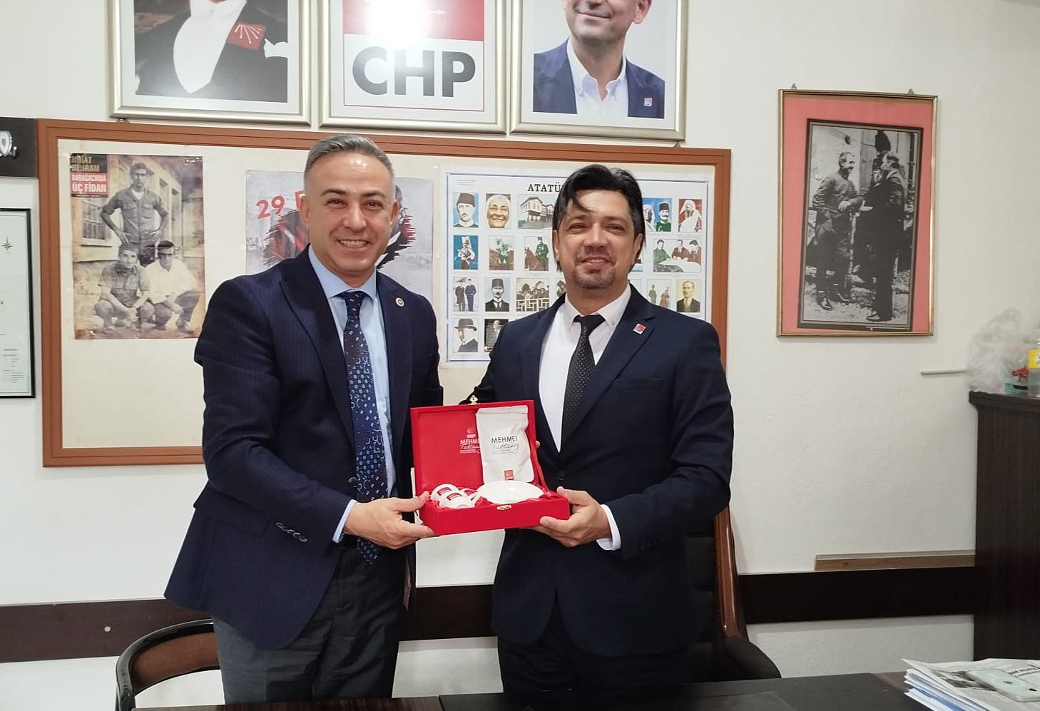 Mehmet Tahtasız’dan yeni Başkan Arslan’a hayırlı olsun ziyareti Mehmet Tahtasız'dan yeni Başkan Arslan’a hayırlı olsun ziyareti