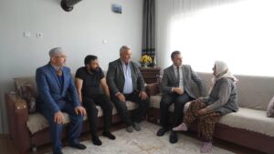 Osmancık Kaymakamı Furkan Duman, ilçeye bağlı Sütlüce Köyü'nde yaşayan ve