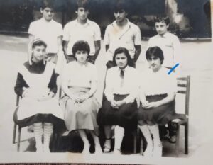Vatanımızı koruyan askerlerle omuz omuza; onlar ön cephede, siz ise