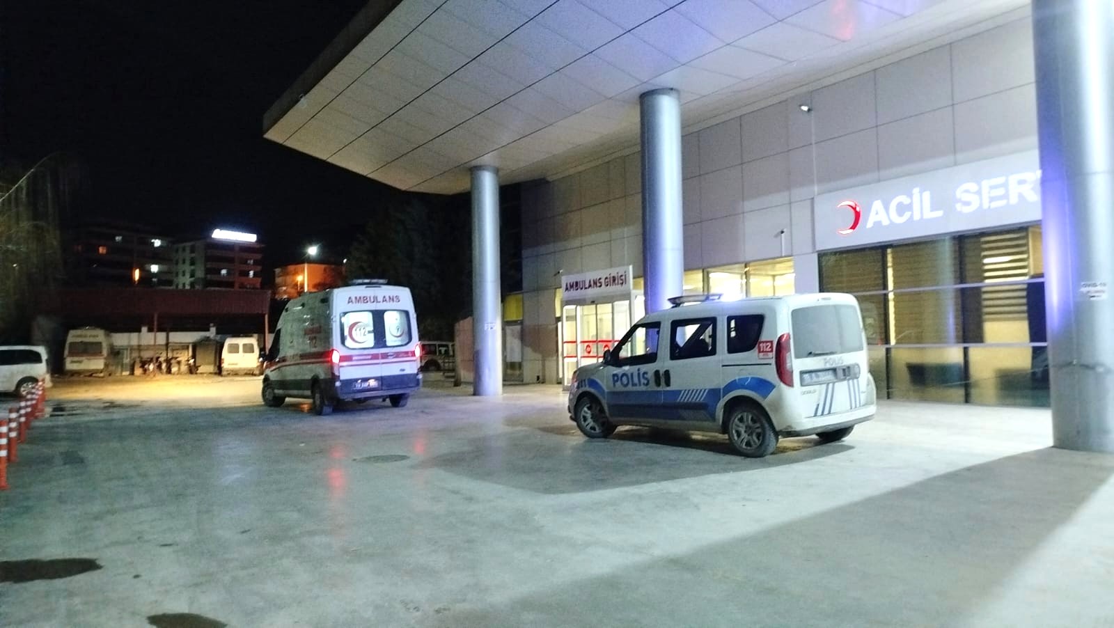 Osmancık’ta silahlı kavga: 1 kişi vuruldu Çorum'un Osmancık ilçesinde meydana gelen silahlı kavgada bir kişi yaralandı.