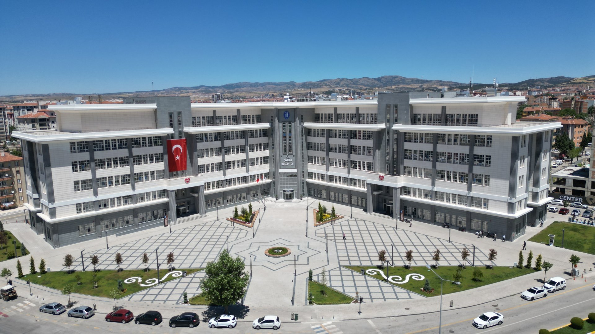 Çorum Belediyesi’nden DEAŞ operasyonunda tutuklanan personelle ilgili açıklama Çorum Belediyesi tarafından, terör örgütü DEAŞ operasyonunda gözaltına alınarak tutuklanan