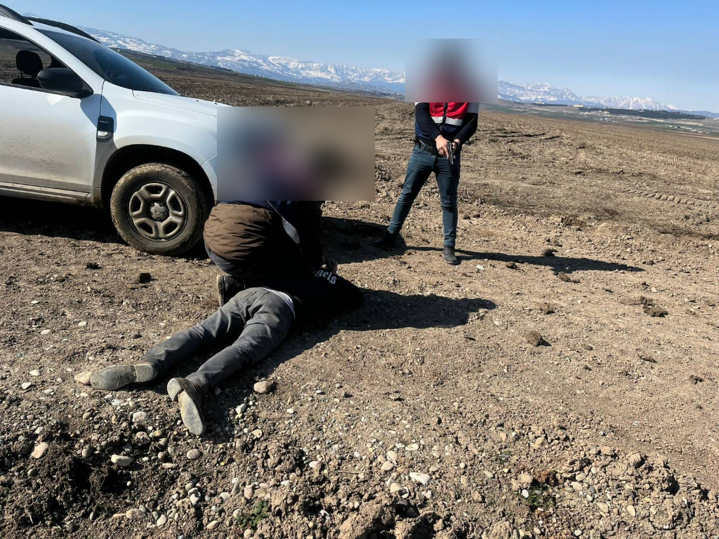 Yakalanan şahıslardan 41'i tutuklanarak cezaevine teslim edilirken, 37 kişi ise