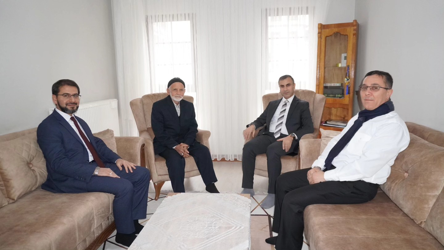 Osmancık Kaymakamı Furkan Duman, azmiyle dikkat çeken ve 75 yaşında