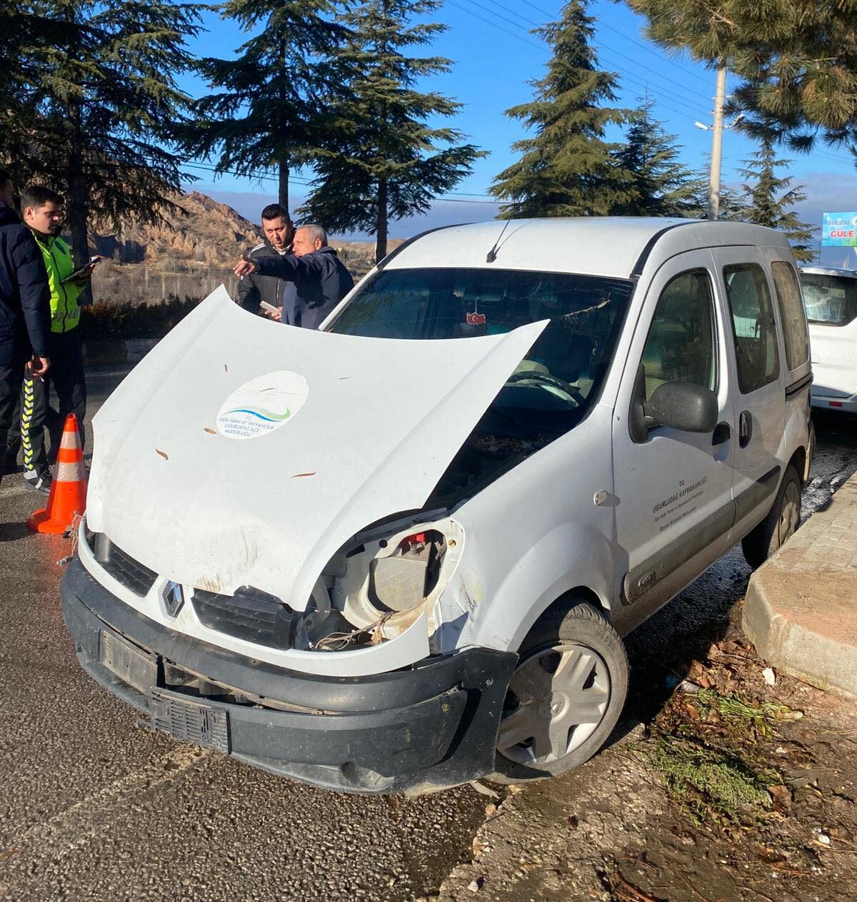 Çorum'un Uğurludağ ilçesinde yaşanan trafik kazasında, İlçe Tarım ve Orman