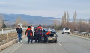 Çorum-Ankara karayolu üzerinde, Koparan Mevkii’nde meydana gelen trafik kazası, hızlı
