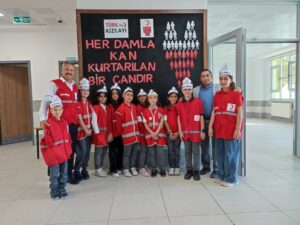 Osmancık 75. Yıl Cumhuriyet İlkokulu'nda 138 ünite kan bağışı toplandı