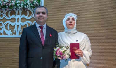 Görme engelli Halk Ozanı Öztürk’ün mutlu günü