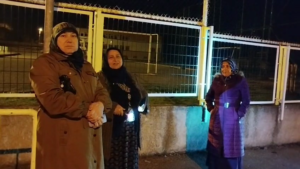 Sarsıntıyı Osmancık'tan' hisseden bazı vatandaşlar sokağa çıktı. Sokağa çıkan vatandaşlar