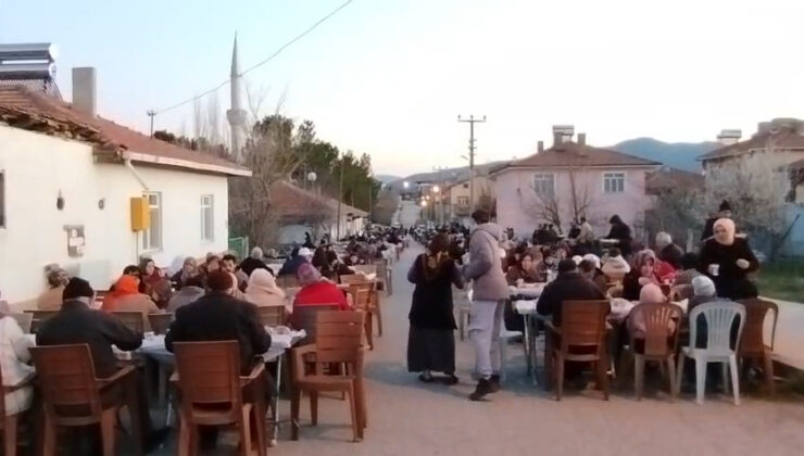 Esentepe’de Ramazan’ın manevi iklimi ve toplu iftar kültürü yaşatıldı