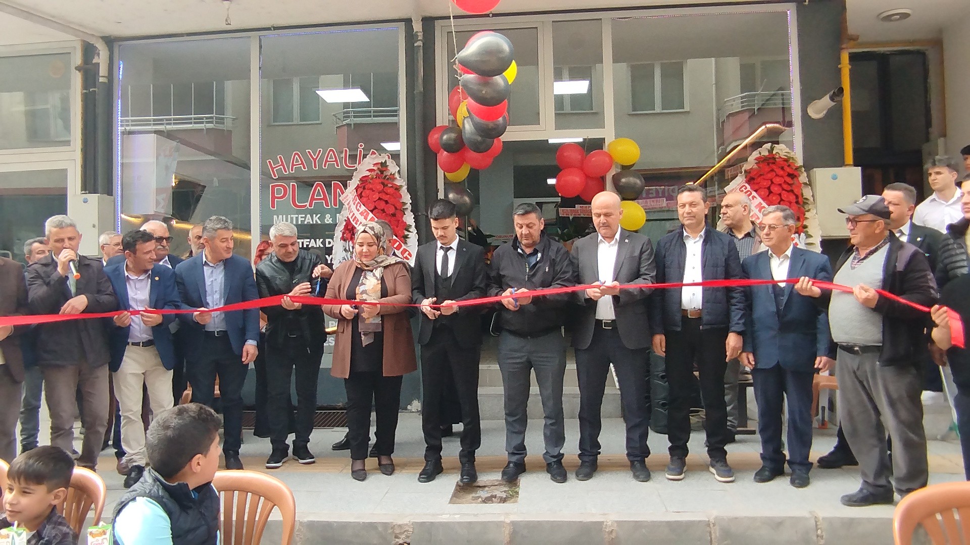 Hayalim Planix Mobilya Müşterilerine Kapılarını Açtı