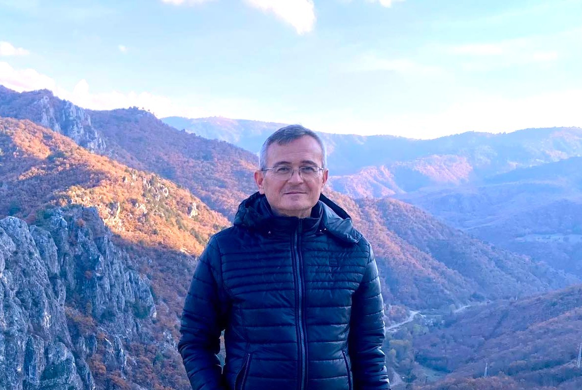 Muammer Ayan Vefat Etti
