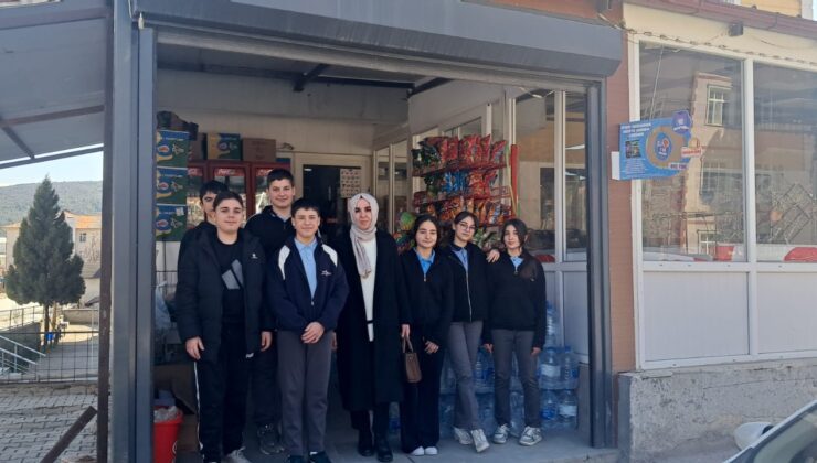 Harçlıkla Büyük Yardım: Öğrenciler Veresiye Borcunu Kapattı