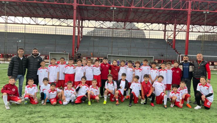 Akıllı; “Osmancıkgücü Spor Kulübü olarak sahada sadece futbol oynamıyoruz geleceği inşa ediyoruz”
