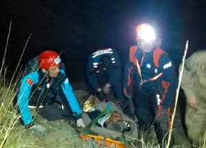 Çorum'da mantar toplarken uçurumdan düşen vatandaş kurtarıldı