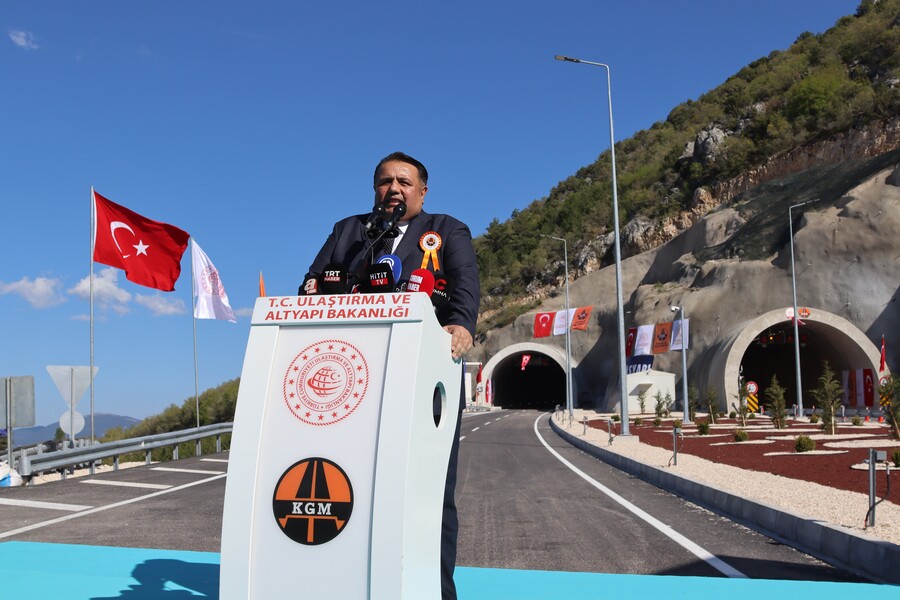 Oğuzhan Kaya: “Biz laf değil, eser siyaseti yapıyoruz”
