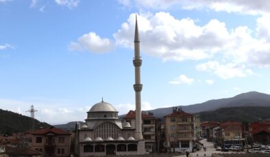 Osmancık Beyazıt Camii ibadete kapatıldı