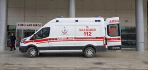 Traktör şarampole devrildi: 1 yaralı
