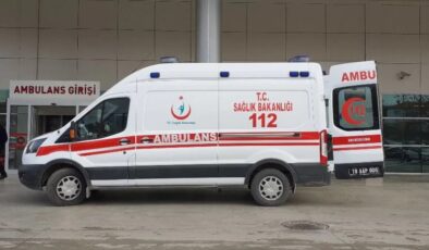 Traktör şarampole devrildi: 1 yaralı