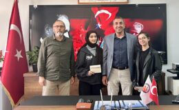 Fen Lisesi Öğrencilerinden Şiir Başarısı