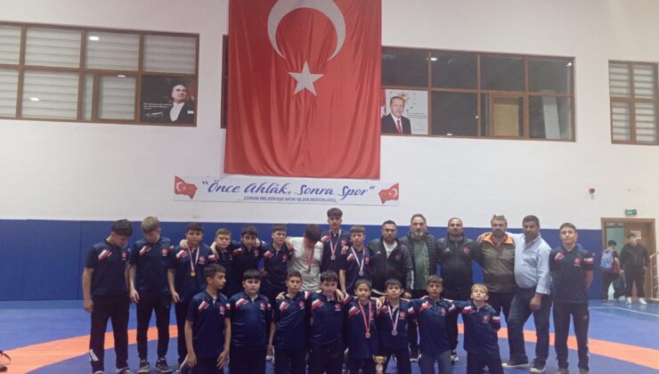 Osmancıklı pehlivanlar takım halinde 3’ncü oldu