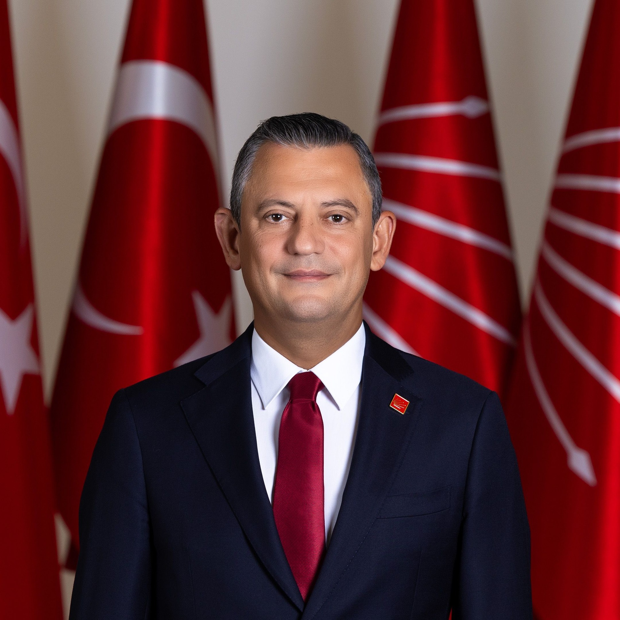 Özgür Özel’den Mutlak Butlan Kararı Sonrası İlk Mesaj: “Size Onur, Haysiyet, Cesaret ve Mücadele Vadediyorum”