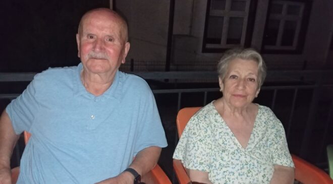 52 Yıl Sonra Duygulandıran Buluşma: Emekli Öğretmenler Eski Öğrencileriyle Hasret Giderdi