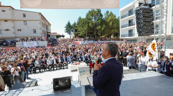 Özgür Özel Çorum’dan Mesaj Verdi: “Baş Eğmeyeceğim”