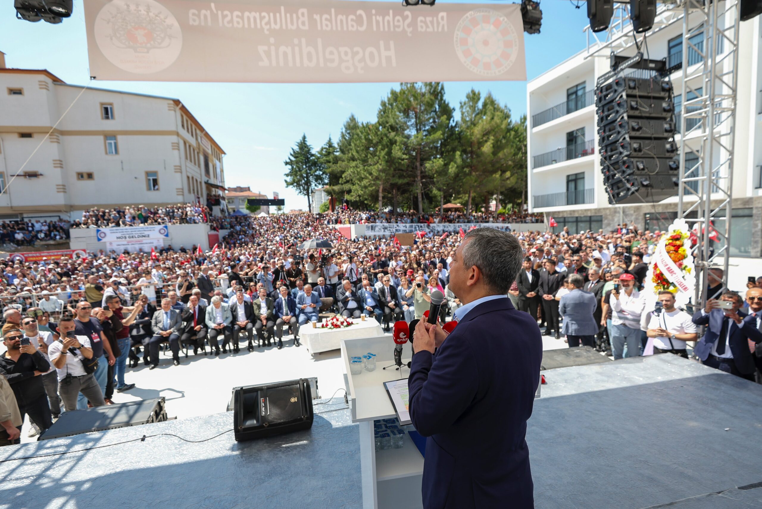 Özgür Özel Çorum’dan Mesaj Verdi: “Baş Eğmeyeceğim”
