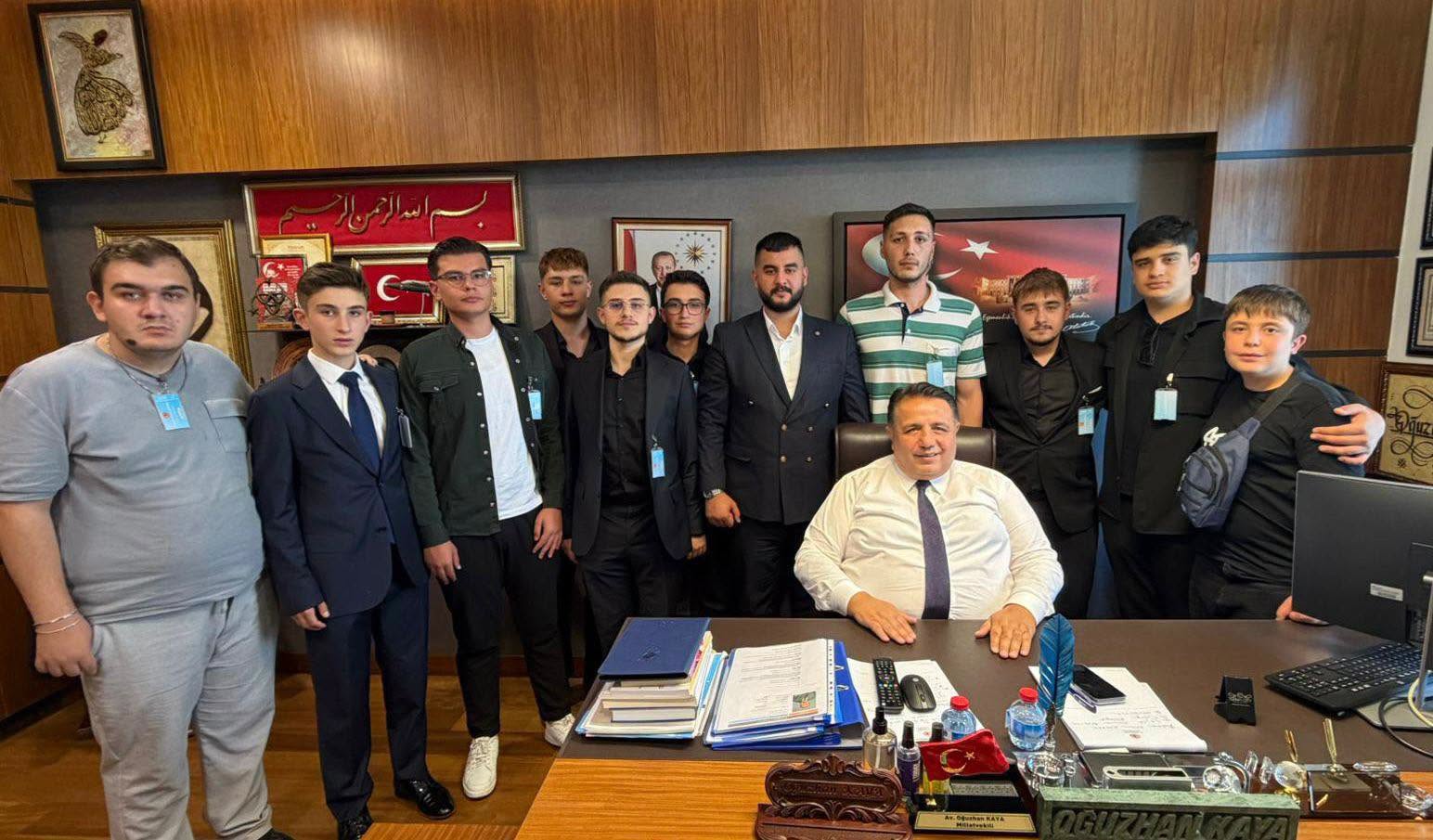 Hanefi Köyü Gençlerinden Gazi Meclis’e Ziyaret