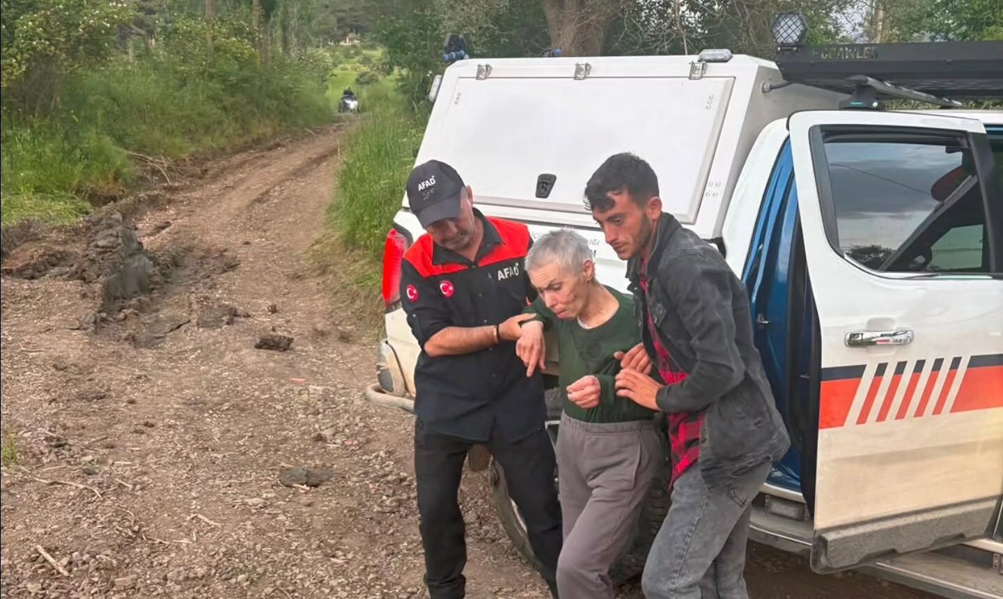 Osmancık’ta Kaybolan Yaşlı Kadın Ormanlık Alanda Sağ Olarak Bulundu