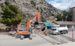 Osmancık Kalesi Çevresinde Yıkım Başladı: 98 Bina Kaldırılarak Park ve Yaşam Alanı Oluşturulacak