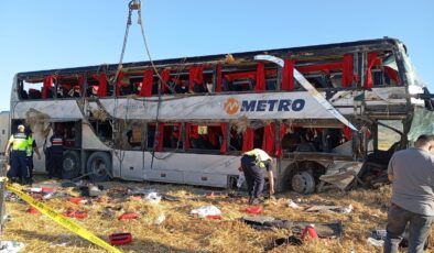 Merzifon’da Yolcu Otobüsü Devrildi: 2’si Ağır 46 Yaralı
