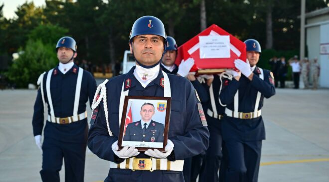 Şehit Uzman Çavuş Mehmet Demirbaş için tören düzenlendi