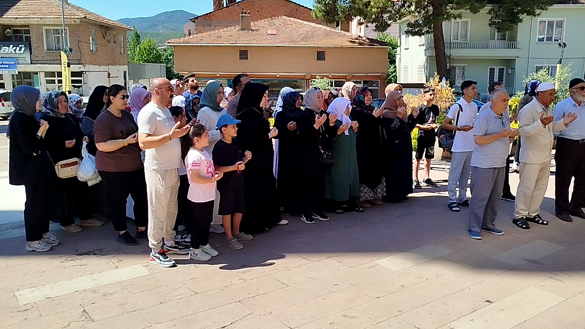 Osmancık’ta Umre Yolcuları Dualarla Uğurlandı